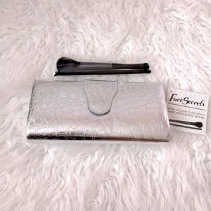 Silver Clutch with 2 Double Ended Cosmetic Brushes